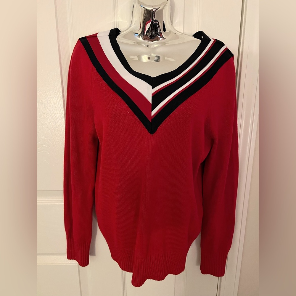 5/$25 Tommy Hilfiger Women’s Long Sleeve V Neck Red Pullover Sweater Size S